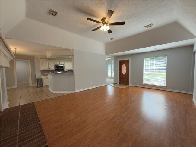 Building Photo - 1800 Carriage Run W