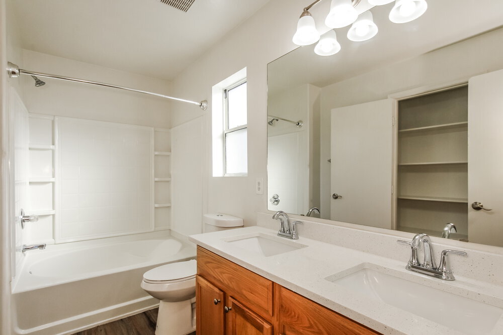 Building Photo - 3905 W Park St