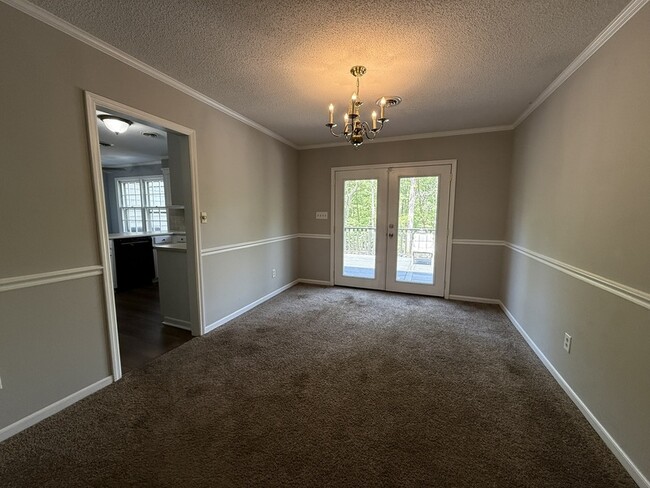 Building Photo - 110 S Pinepoint Dr