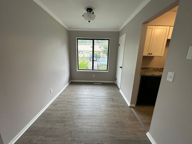 Building Photo - Westbrook Townhouses-2 BR, 1.5 Bath