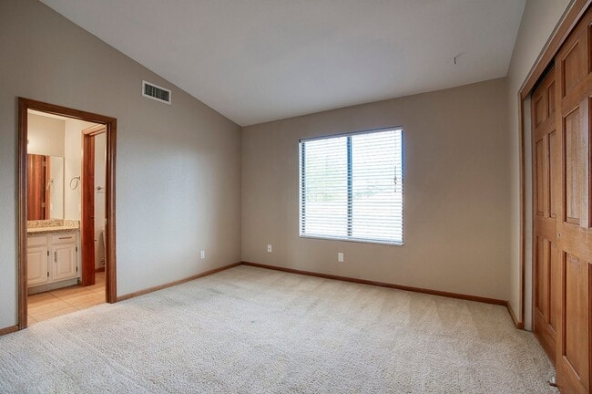 Building Photo - Spacious Tempe 4 bedroom