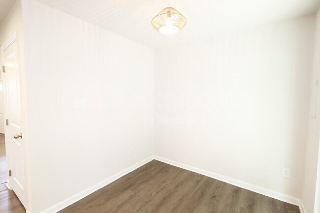 Building Photo - 1240 Canterbury Rdg Rd