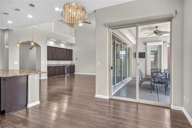 Building Photo - 2852 Josephine Dr