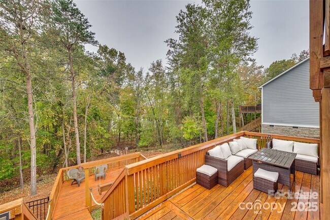 Building Photo - 18568 Mainsail Ct