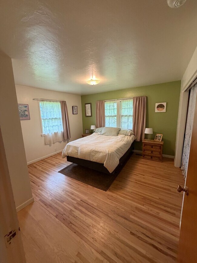 Building Photo - 4 Bedroom Unfurnished Home in Columbia Falls