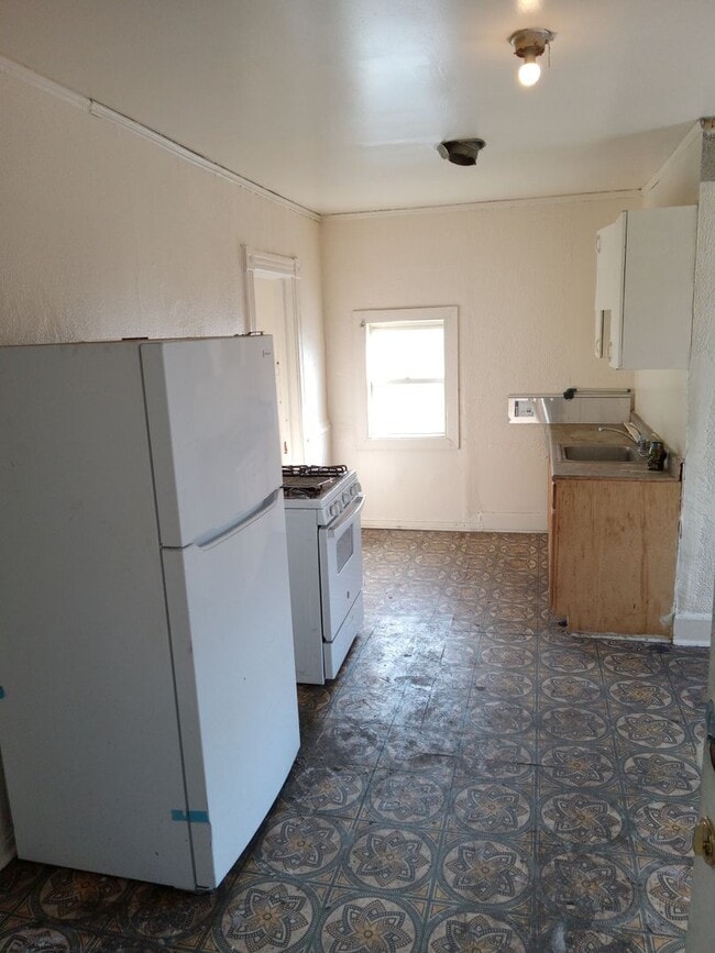 Building Photo - 2517 W Garfield Ave