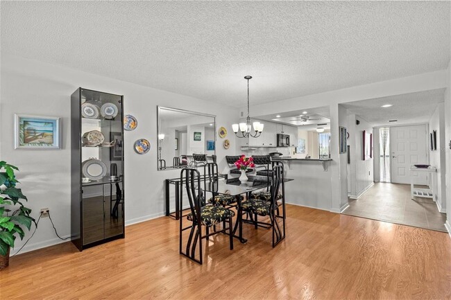 Building Photo - 1942 Golf View Dr