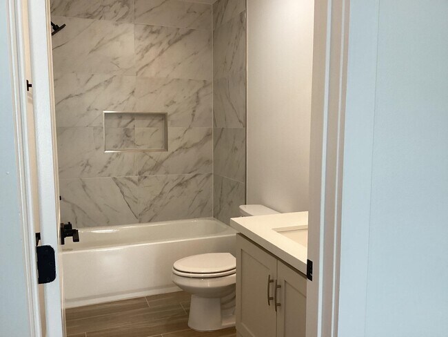 Building Photo - 601 Cata Dr