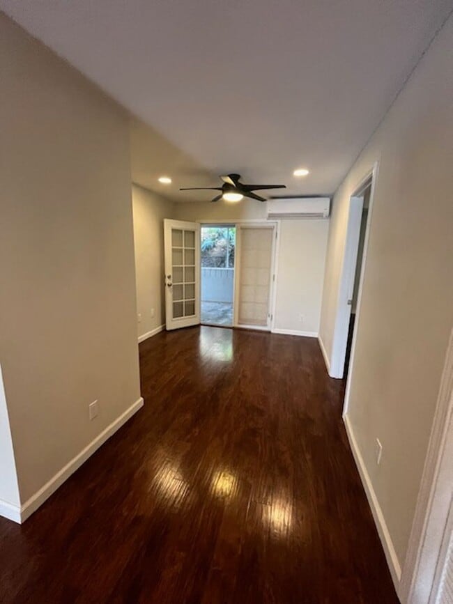 Building Photo - Available 08/16/2025! - Large 4 bedroom/2 ...