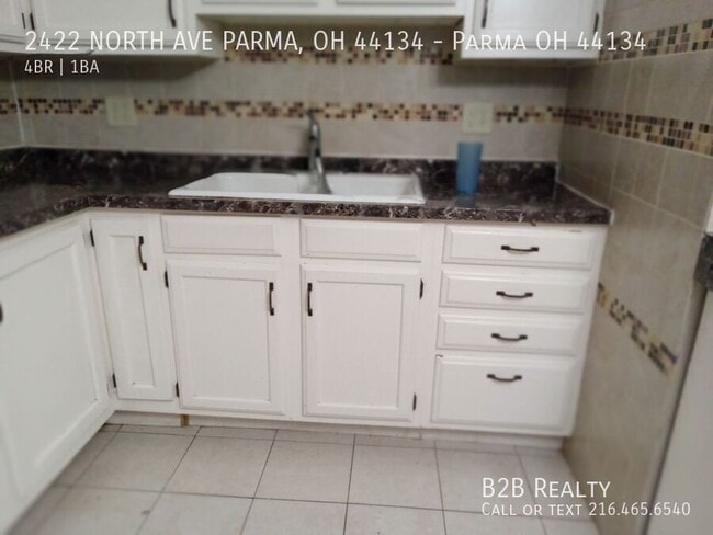 Building Photo - 2422 North Ave