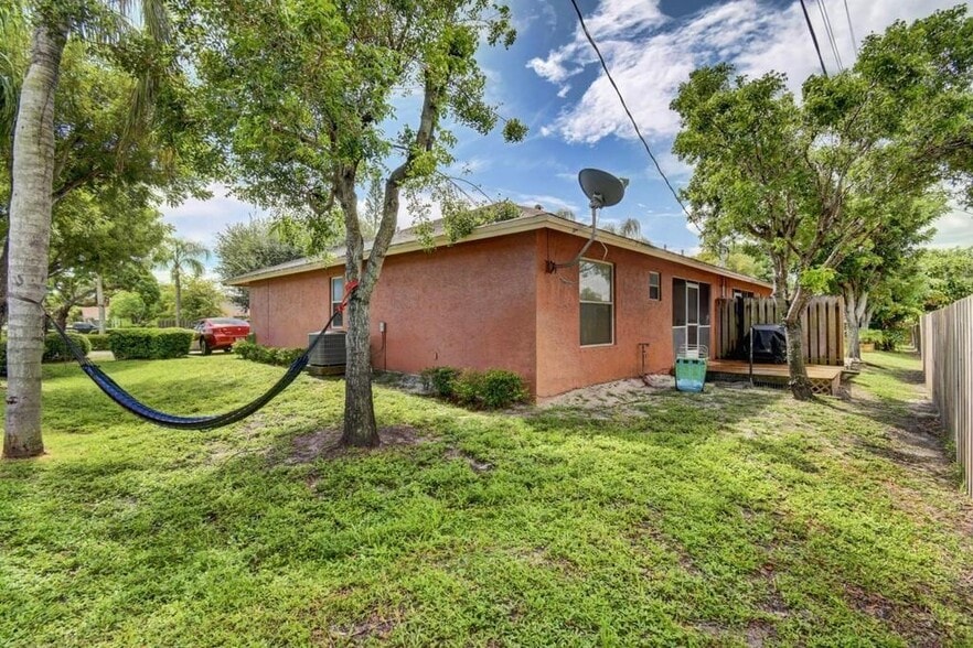 Building Photo - 4870 Purdy Ln