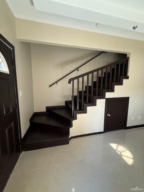 Building Photo - 22 W Daffodil Ave