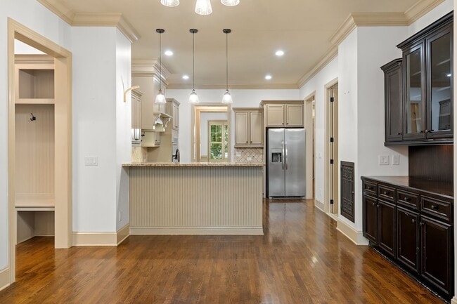 Building Photo - 444 Wild Elm St