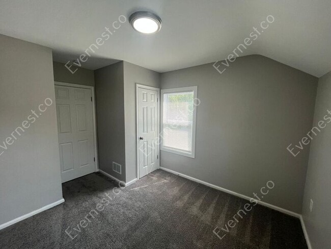 Building Photo - 2820 Winsted Dr