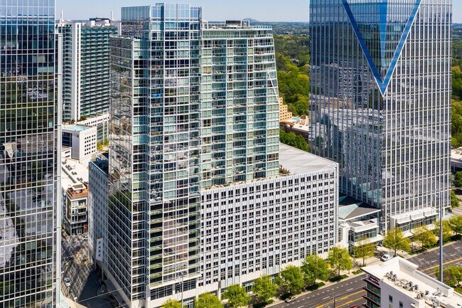 Building Photo - 10 Terminus Luxury 2 Bedroom Condo in Heart of Buckhead