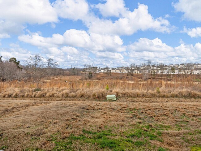 Building Photo - Modern living meets Convenience- Townhome in Greer, SC! *Waived Application Fee* With approved ap...