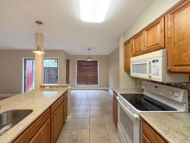 Building Photo - 3843