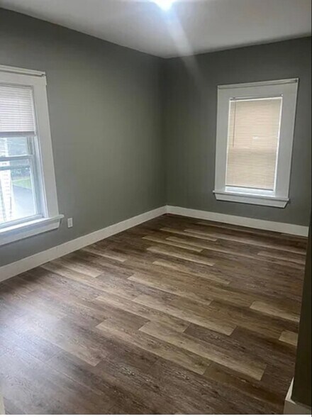 Building Photo - 78 Main St