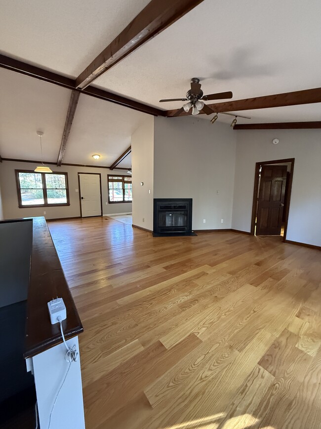 Building Photo - 4711 Highview Ct