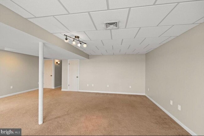 Building Photo - 777 Oak Leaf Ln