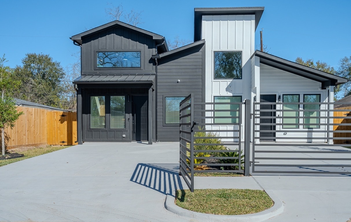 Building Photo - 5029 Van Fleet St