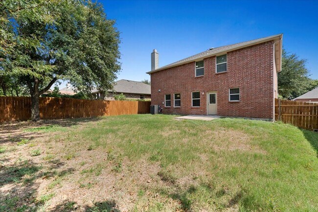 Building Photo - Move in ready! 3-bed 2.5-bath 2354 sqft 2-...