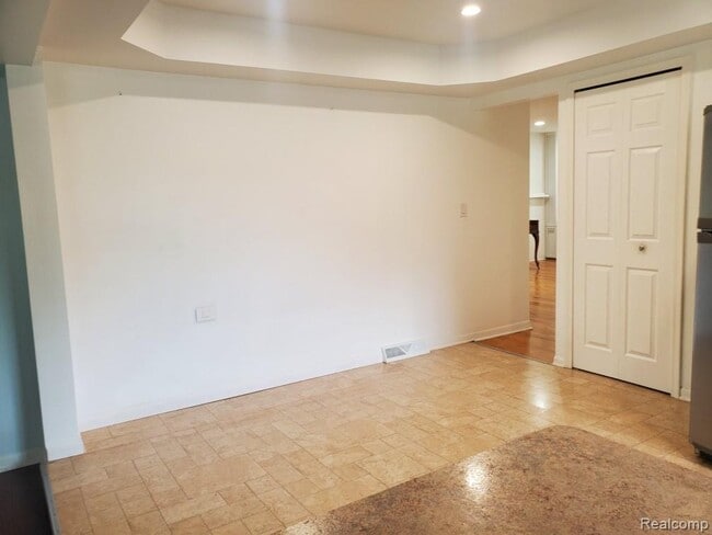 Building Photo - 37515 Agar Dr