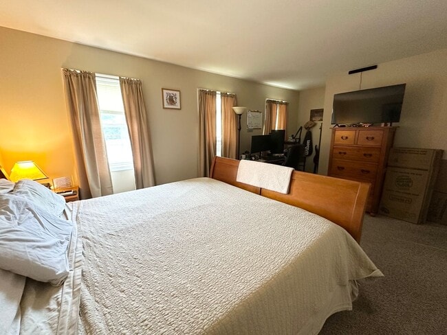 Building Photo - 3 Bedroom 1.5 Bathroom in Elizabethtown!
