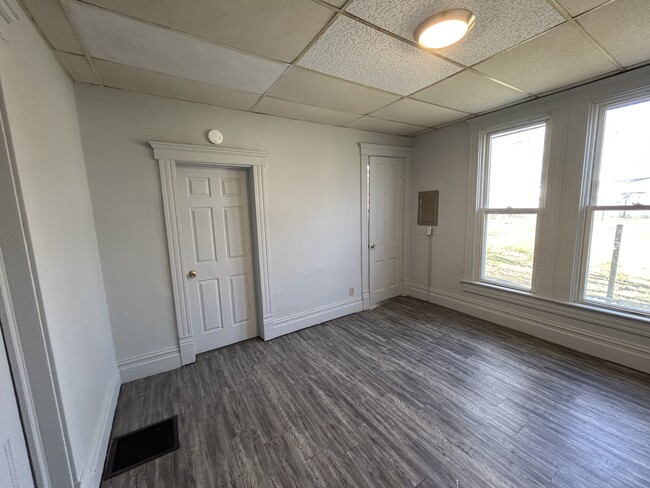 Building Photo - 505 Sheridan St
