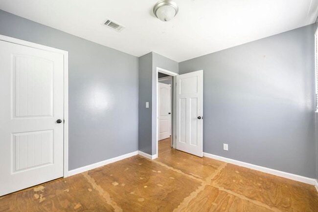 Building Photo - 1032 Taylors Mill Rd