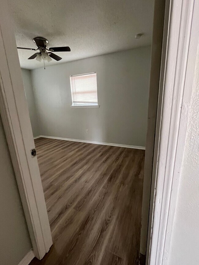 Building Photo - 1618 58th St