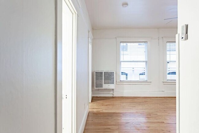 Building Photo - 2066 NW Glisan St