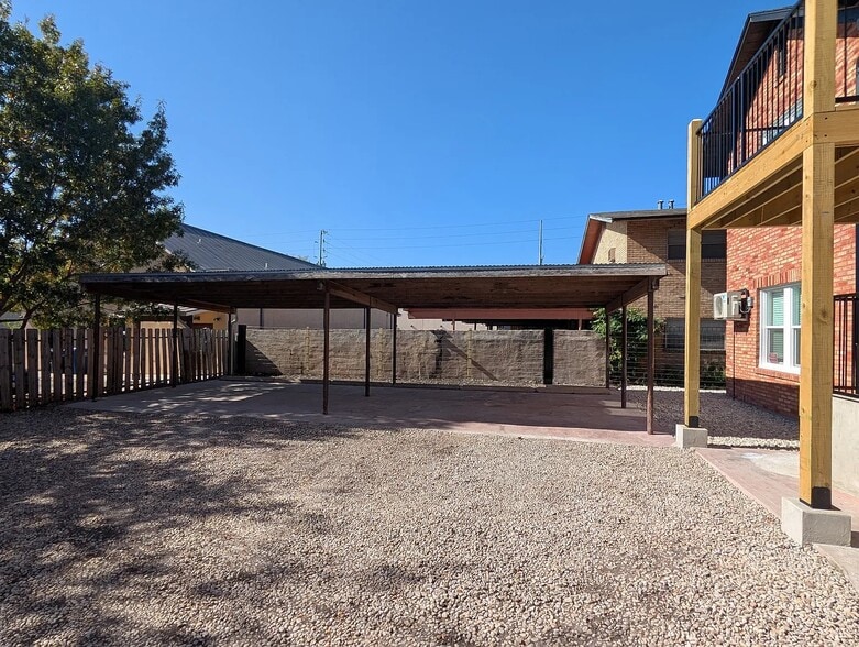 Covered Parking - 316 W Cypress St