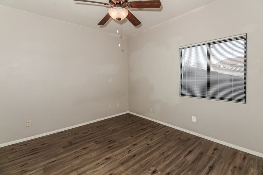 Building Photo - 8416 N Sand Flower Rd