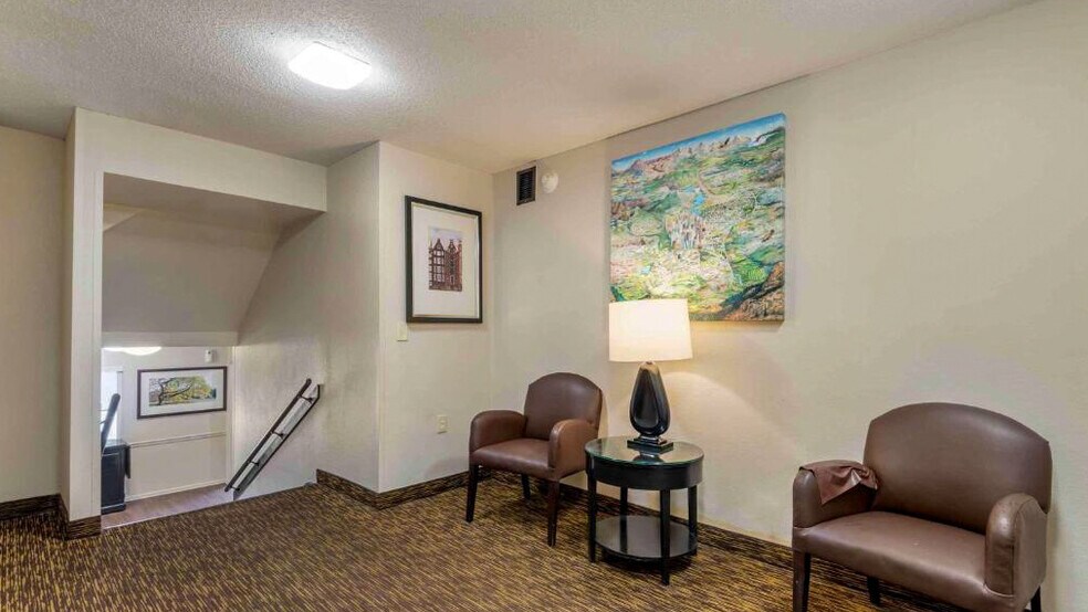 Building Photo - 5830 Westpark Dr