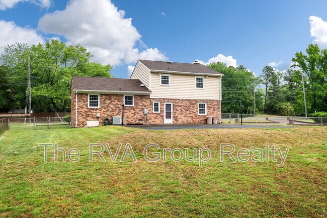 Building Photo - 2425 Capehart Rd