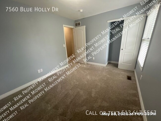Building Photo - 7560 Blue Holly Dr