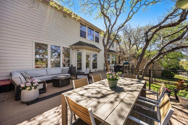 Building Photo - 128 Las Colinas Dr
