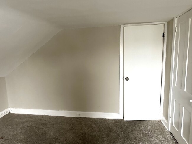 Building Photo - 425 Highland Ave