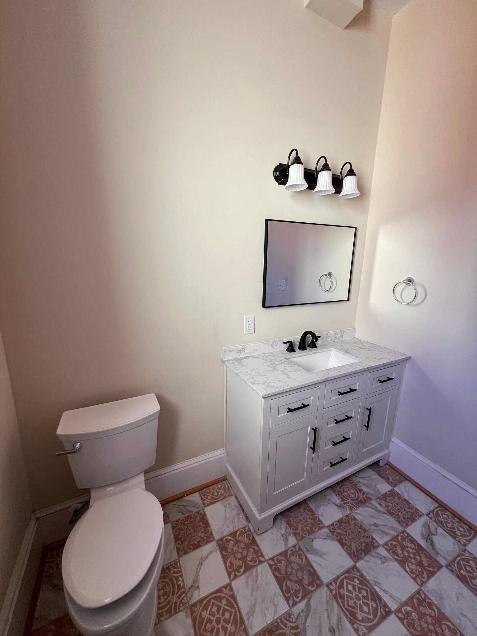 Building Photo - 140 Marshall St