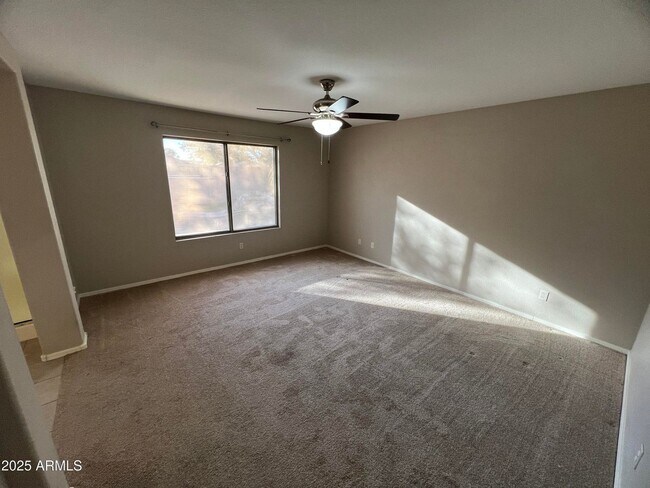 Building Photo - 13709 W Cottonwood St