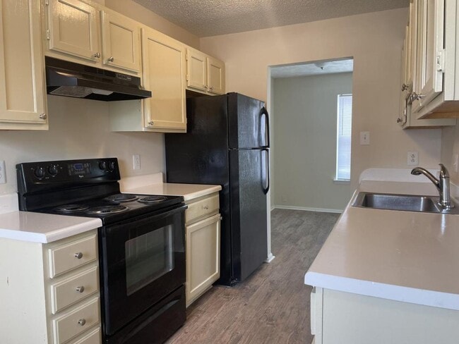 Building Photo - 1508 Garland Way