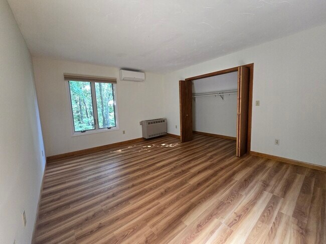 Building Photo - 8 Clarendon Common