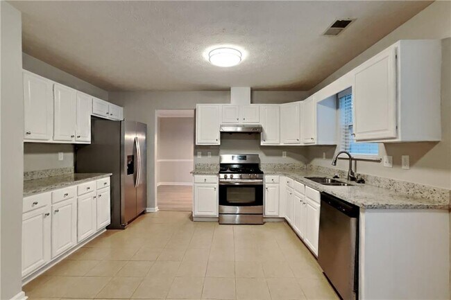 Building Photo - 610 Wildberry Trce