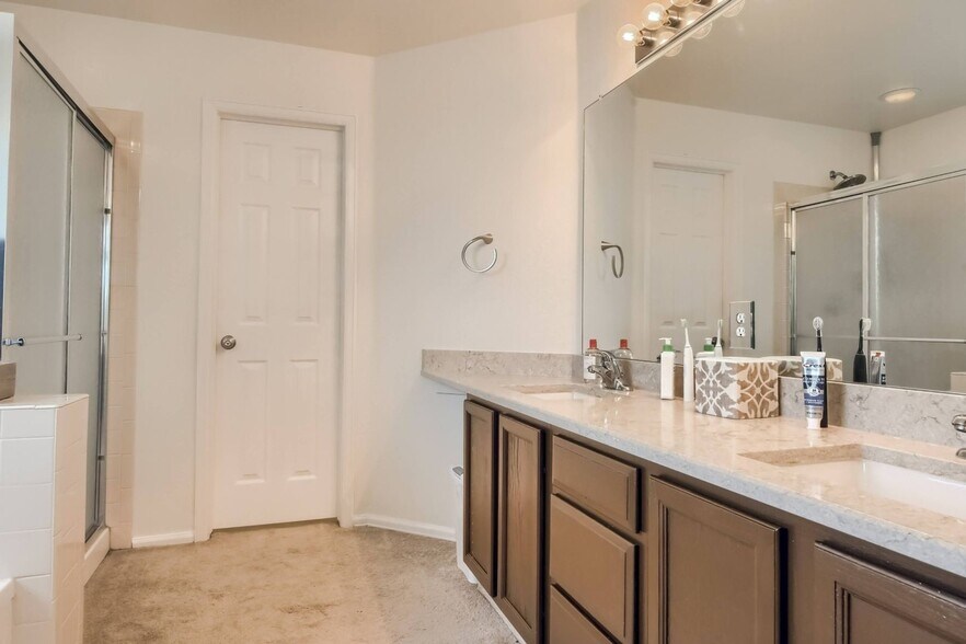 Building Photo - 22684 E Ida Cir