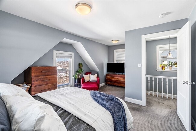 Building Photo - 87 Condor St