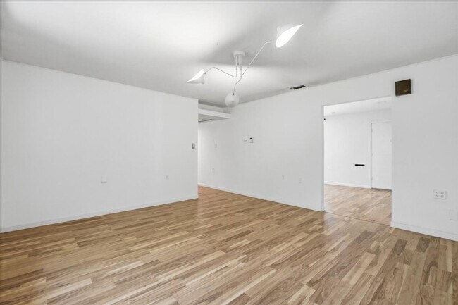 Building Photo - 5231 17th Ave