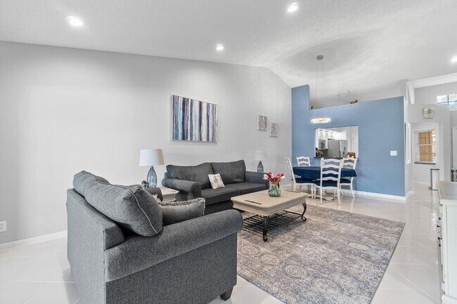 Building Photo - 7916 Coral Pointe Dr