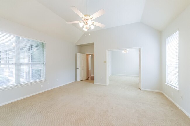 Building Photo - 14610 Farrawood Dr