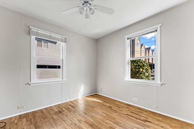 Building Photo - Rare 2 bedroom 1 bath HOUSE by Columbia River Marina!